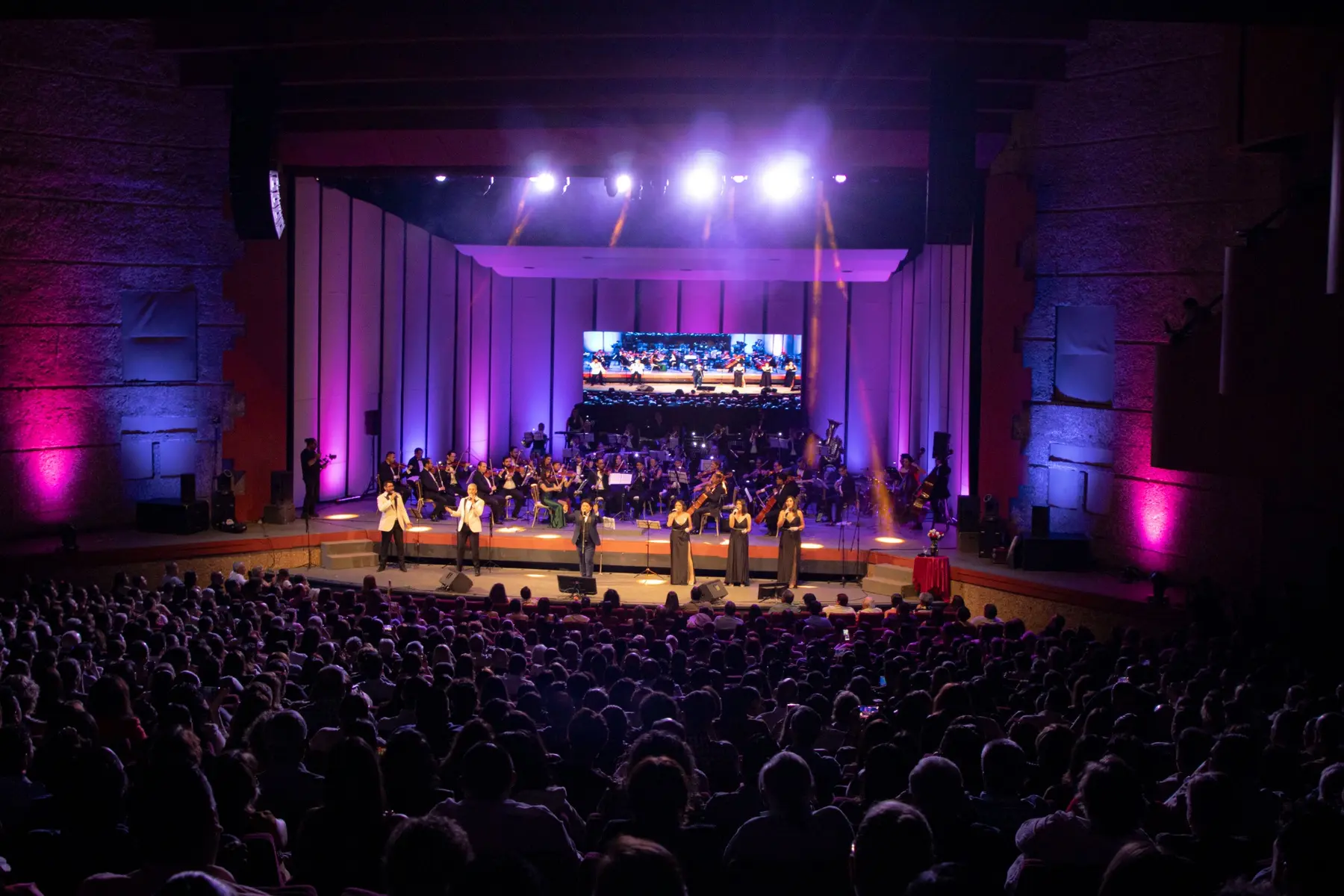 Vista del Teatro Aguascalientes durante un concierto de Harmony