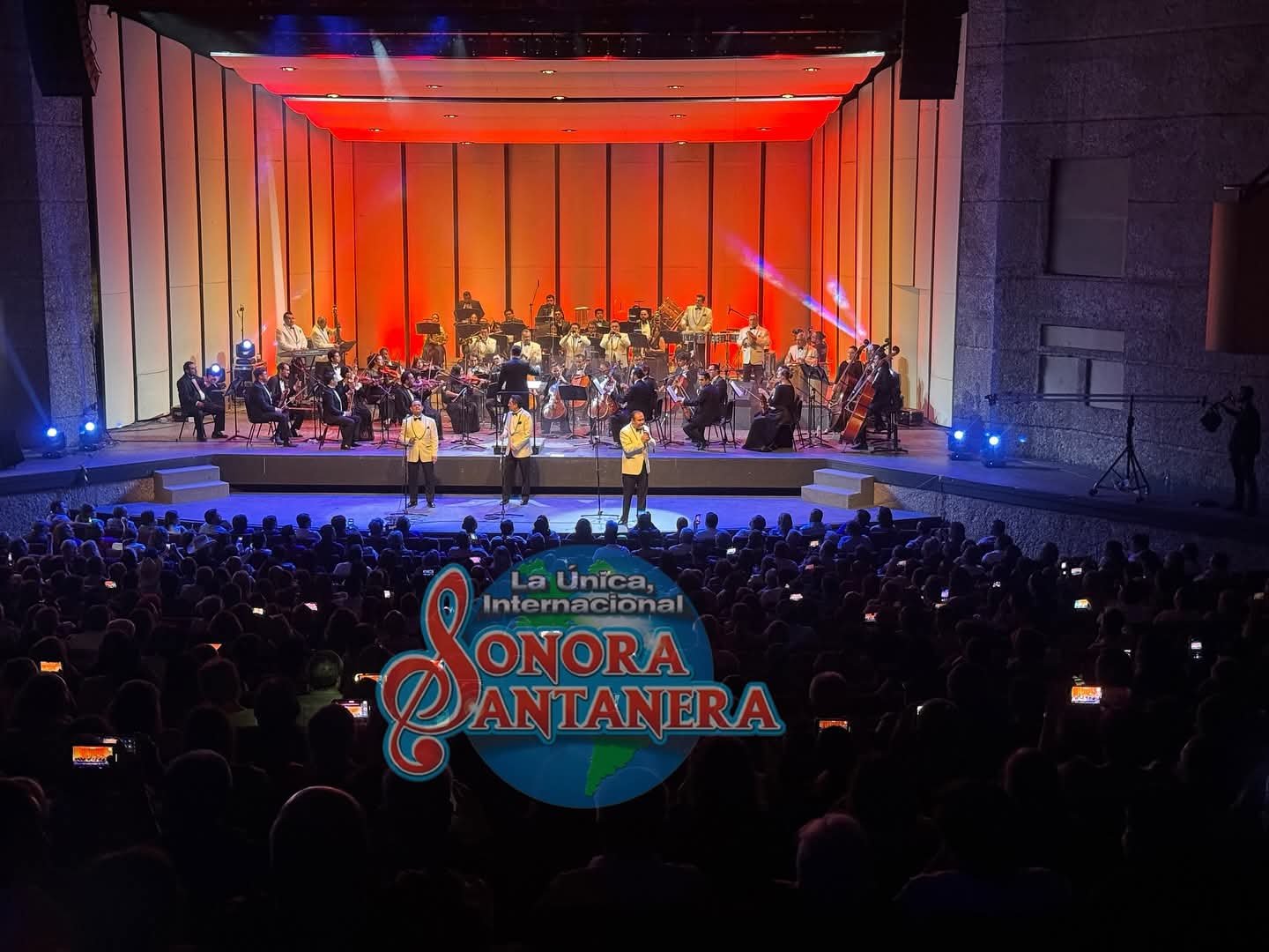 Fotografía 1 de Harmony en escena
